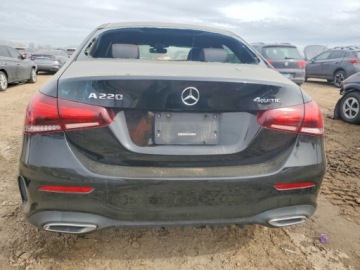 Mercedes Klasa A W177/V177 2020 Mercedes-Benz Klasa A 220 4Matic 2020 2.0 Benzyna 188KM, zdjęcie 2