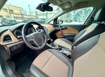 Opel Astra J Sports Tourer 1.4 Turbo ECOTEC 140KM 2011 Opel Astra Opel Astra 1.4 Turbo Cosmo 1.4 Benzyna 140KM, zdjęcie 16