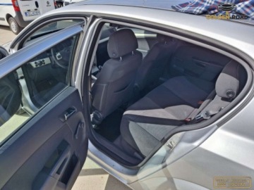 Opel Astra H Hatchback 5d 1.4 TWINPORT ecoFLEX 90KM 2008 Opel Astra 1,4 16v klima elektryka wspomaganie hak oplacony 1.4 Benzyna, zdjęcie 10