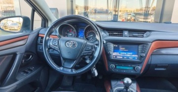 Toyota Avensis III Wagon Facelifting 2015 2.0 D-4D 143KM 2016 Toyota Avensis 2.0 Diesel 143KM, zdjęcie 2