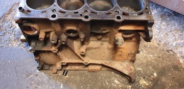 BLOK MOTORU BMW 3 E36 1.8 BENZ.