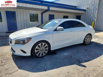 Mercedes CLA C117 Coupe Facelifting 2.0 250 211KM 2018 Mercedes-Benz CLA pakiet amg 2.0 Benzyna 211KM