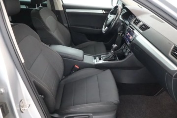 Skoda Superb III Kombi 1.6 TDI 120KM 2016 Skoda Superb 1.6 TDI, Automat, Navi, Xenon, zdjęcie 8