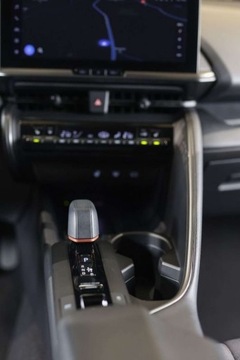 Toyota C-HR II SUV 2.0 Hybrid Dynamic Force 197KM 2023 Toyota C-HR 2.0 Hybrid Dynamic Force Style AWD 2.0 Hybryda 197KM, zdjęcie 17