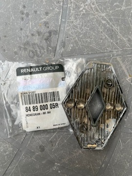 ZNAK RENAULT LATITUDE 848900005