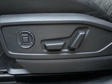 Audi 2025 AUDI Q5 TFSI quattro S line Sportback Suv 2.0 (204KM) 2025, zdjęcie 4