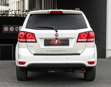 Fiat Freemont 2.0 Multijet II 16v 170KM 2015 FIAT Freemont Black Code 7os. 2.0Diesel 170KM, Automat, Kamera, Navi, ALU19, zdjęcie 6