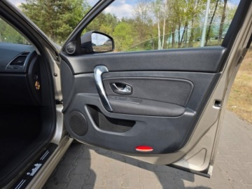 Renault Latitude 2.0 16v E85 140KM 2011 Renault Latitude 2.0 Benzyna 140KM I-Wlasciciel 90 tys.km Przebieg Idealny, zdjęcie 10