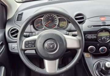 Mazda 2 II Hatchback 3d Facelifting 1.3 MZR 75KM 2011 Mazda 2 Zarejestrowany - ubezpieczony - 1,3 - 75 KM 1.3 Benzyna 75KM, zdjęcie 24