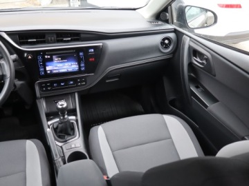 Toyota Auris II Hatchback 5d Facelifting 1.6 Valvematic 132KM 2018 Toyota Auris 1.6 Valvematic, Salon Polska, zdjęcie 7