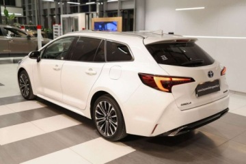 Toyota Corolla XII TS Kombi Facelifting 1.8 Hybrid 140KM 2023 Toyota Corolla 1.8 Hybrid Style 1.8 Hybryda 140KM, zdjęcie 3