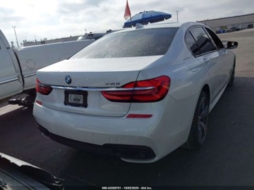 BMW Seria 7 G11-G12 2018 BMW Seria 7 740i 2018 3.0l 3.0 Benzyna 320KM, zdjęcie 4