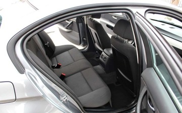 BMW Seria 3 E90-91-92-93 Limuzyna E90 320i 170KM 2009 BMW Seria 3 2.0 i Klimatyzacja automatyczna Podgrzewane fotele 1 rok gw, zdjęcie 13