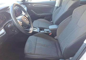 Skoda Octavia IV Liftback 1.5 TSI EVO 150KM 2023 Skoda Octavia Aktywny Tempomat 3 Strefowa Klimatyzacja Lopatki Salon PL A, zdjęcie 17