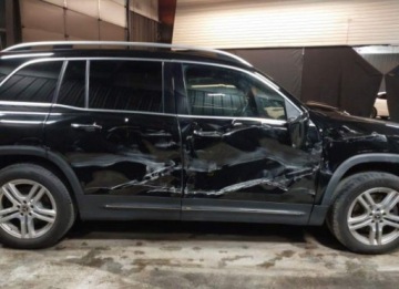 Mercedes GLB 2022 Mercedes-Benz GLB 2022, 2.0L, 4x4, od ubezpieczalni 2.0 Benzyna 221KM, zdjęcie 2