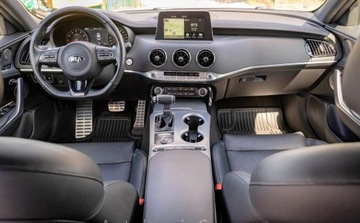 Kia Stinger Liftback 3.3 T-GDi 366KM 2018 Kia Stinger Kia Stinger 3.3T - GDI V6 GT AWD 3.3 Benzyna 366KM, zdjęcie 13