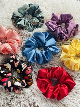 Красная атласная резинка для волос