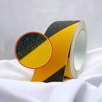 ЛЕНТА ПРЕДУПРЕЖДАЮЩАЯ 50мм 6м желто-черная, нескользящая, с маркировкой безопасности и гигиены