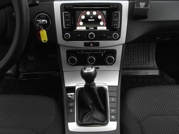 Volkswagen Passat B7 Variant 2.0 TDI CR DPF BlueMotion 140KM 2011 Volkswagen Passat Możliwość zamiany., zdjęcie 10