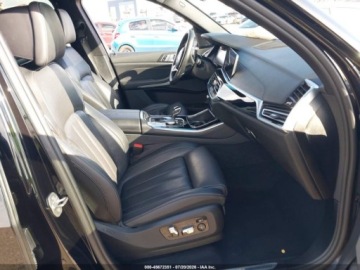 BMW X5 G05 2020 BMW X5 M50i 2020 4.4 Benzyna 523KM, zdjęcie 9