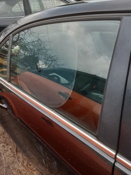 OPUSTIT SKLO (OKNO) ZADNÍCH PRAVÝCH DVEŘE CHEVROLET EPICA 2007R