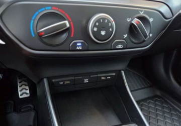 Hyundai Bayon SUV 1.0 T-GDI 100KM 2022 Hyundai Bayon 1.0benz 100KM Automat LED KameraPDC Tempomat Carplay Oplaty, zdjęcie 24