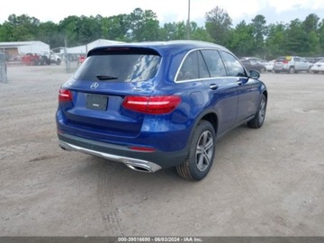 Mercedes GLC C253 2019 Mercedes-Benz GLC 2019 Mercedes-Benz GLC GLC 300 4MATIC SUV 2.0 Benzyna, zdjęcie 3