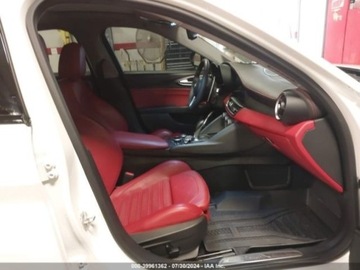 Alfa Romeo Giulia II 2019 Alfa Romeo Giulia 2019 Alfa Romeo Giulia Ti Sport AWD 2.0 Benzyna 280KM, zdjęcie 4