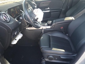 Mercedes GLB 2022 Mercedes-Benz GLB 2022 r., 2,0L GLB 250 2.0 Benzyna 221KM, zdjęcie 7