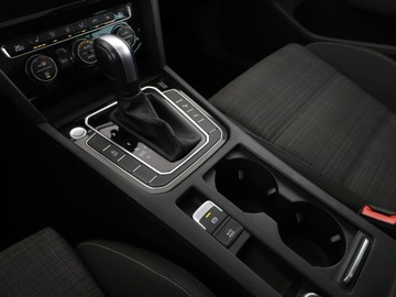 Volkswagen Passat B8 Variant 2.0 TDI BlueMotion SCR 150KM 2019 Volkswagen Passat navi czujniki parkowania, zdjęcie 28
