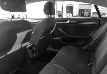 Volkswagen Arteon Fastback Facelifting 2.0 TSI 190KM 2021 Volkswagen Arteon 2.0 TSI 190 KM DSG, hak holowniczy, pakiet komfort, podg, zdjęcie 10