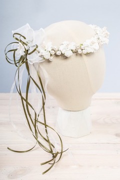 Причастный венок с белыми цветами и жемчугом