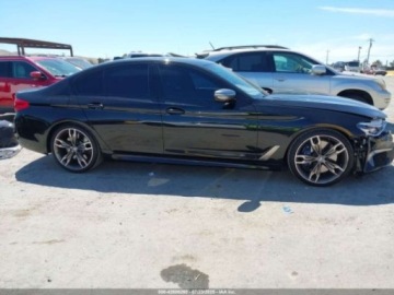 BMW Seria 5 G30-G31 2020 BMW Seria 5 m550i, 2020r., 4x4, 4.4L V8 4.4 Benzyna 523KM, zdjęcie 2