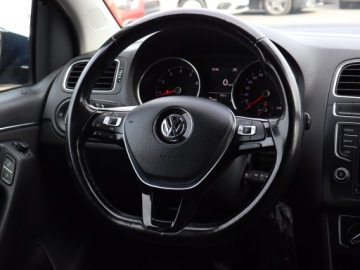 Volkswagen Polo V Hatchback 3d Facelifting 1.2 TSI BlueMotion Technology 90KM 2017 VW Polo 1.2 TSI, Salon Polska, 1. Właściciel, zdjęcie 14