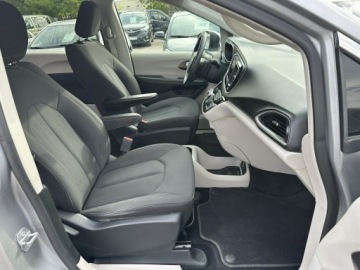 Chrysler Pacifica II 3.6 V6 291KM 2018 Chrysler Pacifica 3.6 benzyna/Automat/8 miejsc/Fak, zdjęcie 30