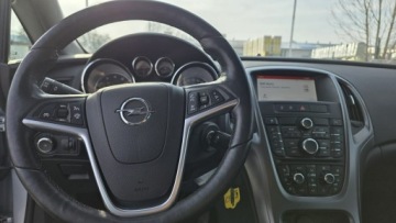 Opel Astra J Sports Tourer Facelifting 1.4 Turbo ECOTEC 140KM 2015 Opel Astra Duża Navi Podgrzewana Kierownica, zdjęcie 9