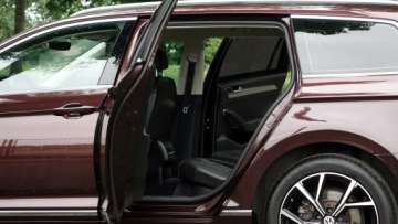 Volkswagen Passat B8 Variant 2.0 TDI 150KM 2015 .. 3 strefowy klimatronik .. Lampy Full Led .. Grzane Fotele PRZÓD i Tył, zdjęcie 9