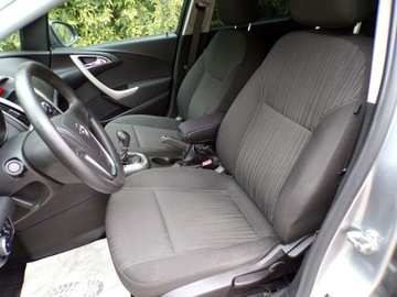 Opel Astra J Hatchback 5d 1.6 Twinport ECOTEC 115KM 2010 Opel Astra KLIMATYZACJA, zdjęcie 18