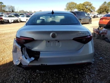 Alfa Romeo Giulia II Sedan Facelifting 2.0 Turbo 280KM 2022 Alfa Romeo Giulia Alfa Romeo Giulia, od ubezpieczyciela 2.0 Benzyna 280KM, zdjęcie 4