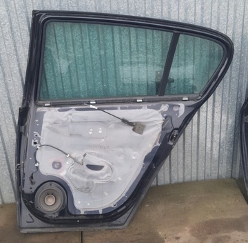 DVEŘE LEVÉ PRAVÝ ZADNÍ OPEL ASTRA H HATCHBACK Z20R