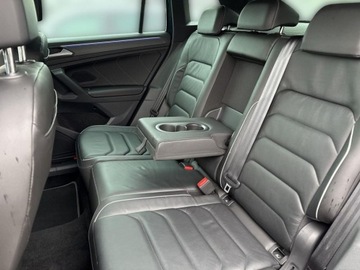 Volkswagen Tiguan II SUV Facelifting 2.0 TDI 200KM 2021 Volkswagen Tiguan R-line Kamery 360 HarmanKardon Zawieszenie DCC ACC Faktu, zdjęcie 16