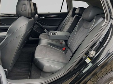 Volkswagen Passat B8 Variant Facelifting 2.0 TDI SCR 150KM 2024 Volkswagen Passat 2.0TDI 150KM Elegance DSG SerwisASO Acc Matrix Hak Navi, zdjęcie 10