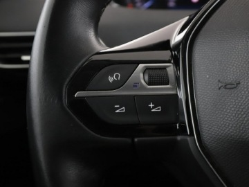 Peugeot 3008 II Crossover Facelifting  1.2 PureTech 130KM 2022 Peugeot 3008 AllurePack półskóra navi kamera, zdjęcie 30