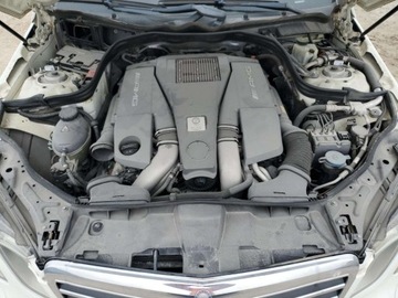 Mercedes Klasa E W212 2012 Mercedes-Benz Klasa E 63 AMG 2012 5.5l 5.5 Benzyna 518KM, zdjęcie 6