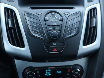 Ford Focus III Kombi Facelifting 1.0 EcoBoost 125KM 2014 Ford Focus 1.0 EcoBoost, Klima, Klimatronic, zdjęcie 12