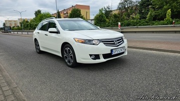 Honda Accord VIII Kombi 2.0 VTEC 156KM 2011 Honda Accord Honda Accord 2.0i Klima Biala perla Zadbany 2.0 156KM, zdjęcie 3