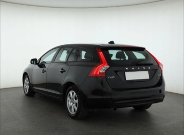 Volvo V60 I Kombi Facelifting 2.0 D3 136KM 2014 Volvo V60 D3 2.0, Serwis ASO, Navi, Klima, zdjęcie 3