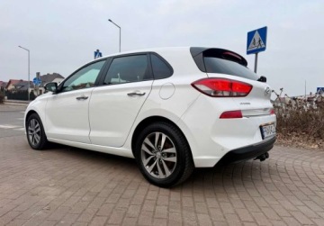 Hyundai i30 II Wagon Facelifting 1.6 CRDi 110KM 2017 Hyundai i30 1.6Crdi 110 PS NAVI Kamera Extra stan 1.6 Diesel 110KM, zdjęcie 27