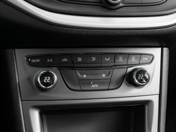 Opel Astra K Sportstourer Facelifting 1.2 Turbo 110KM 2021 Opel Astra GD5A606#1.2 T Edition 2 stref klima, zdjęcie 16