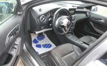Mercedes Klasa A W176 Hatchback 5d 2.1 220 CDI BlueEFFICIENCY 170KM 2015 Mercedes-Benz Klasa A 2.1 Diesel 170KM, zdjęcie 11